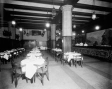 Edelweiss Cafe, bar room, Detroit, Mich., between 1905 and 1915. Creator: Unknown