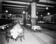 Edelweiss Cafe, bar room, Detroit, Mich., between 1905 and 1915. Creator: Unknown