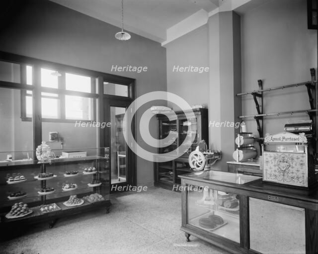 Edelweiss Cafe, delicatessen room, Detroit, Mich., between 1905 and 1915. Creator: Unknown.