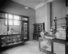Edelweiss Cafe, delicatessen room, Detroit, Mich., between 1905 and 1915. Creator: Unknown