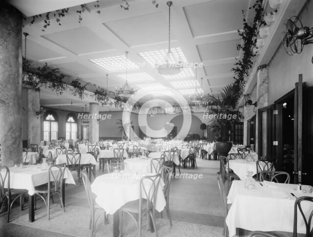 Edelweiss Cafe, main dining room from southwest corner, Detroit, Mich., between 1905 and 1915. Creator: Unknown.