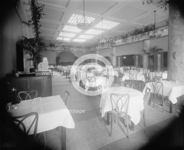 Edelweiss Cafe, main dining room (front entrance), Detroit, Mich., between 1905 and 1915. Creator: Unknown.