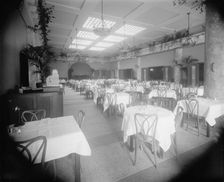 Edelweiss Cafe, main dining room (front entrance), Detroit, Mich., between 1905 and 1915. Creator: Unknown