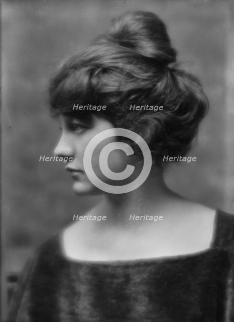 Eder, May, Miss, portrait photograph, 1914 Mar. 3. Creator: Arnold Genthe.