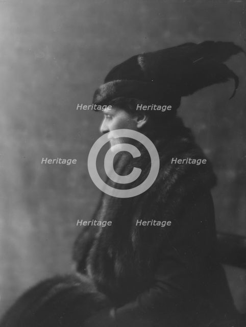 Edey, Fred, Mrs., portrait photograph, 1916. Creator: Arnold Genthe.