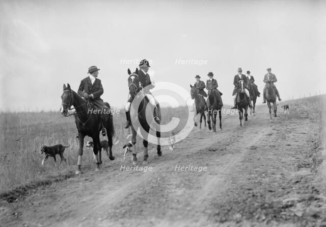 Edgewood Hunt - Walter Tuckerman Murphy; Ed Gorhan; Mrs. Bowen; Col. Thompson; Miss Tiernan..., 1912 Creator: Harris & Ewing.