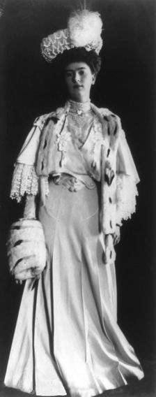 Edith (Cassidy) Fairbanks, d. 1944, c1905. Creator: Frances Benjamin Johnston
