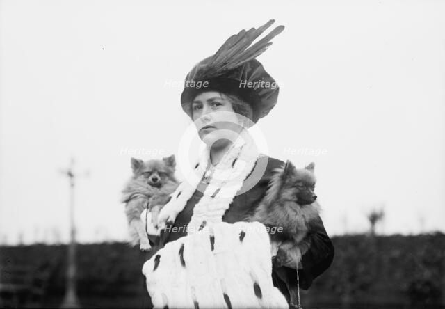 Edith Stone & "Tuxedo Marvel", between c1910 and c1915. Creator: Bain News Service.
