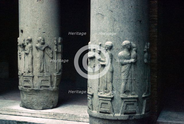 Egyptian columns. Artist: Unknown