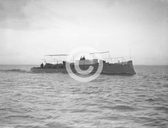 Egyptian motor launch under way, 1911. Creator: Kirk & Sons of Cowes.