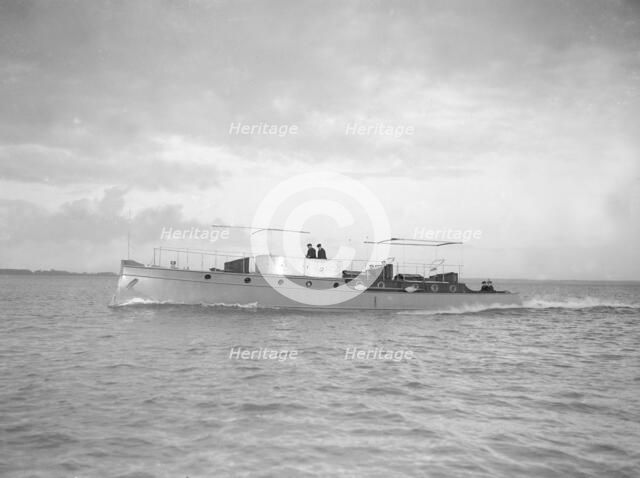 Egyptian motor launch under way, 1911. Creator: Kirk & Sons of Cowes.