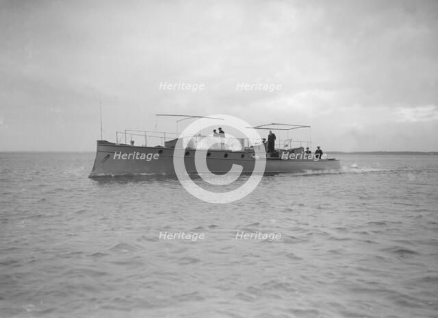 Egyptian motor launch under way, 1911. Creator: Kirk & Sons of Cowes.