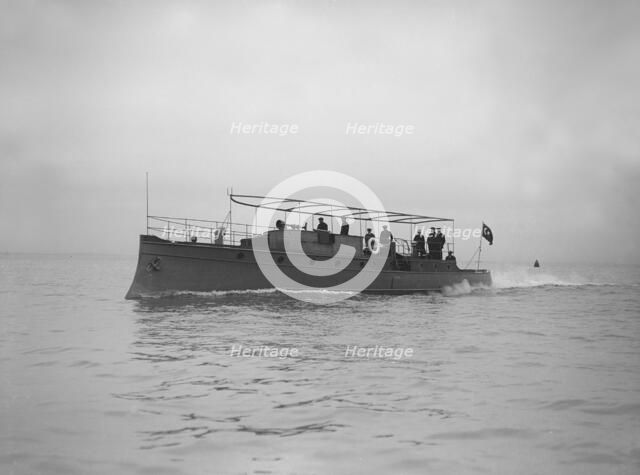 Egyptian motor launch under way, 1911. Creator: Kirk & Sons of Cowes.