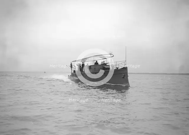 Egyptian motor launch under way, 1911. Creator: Kirk & Sons of Cowes.