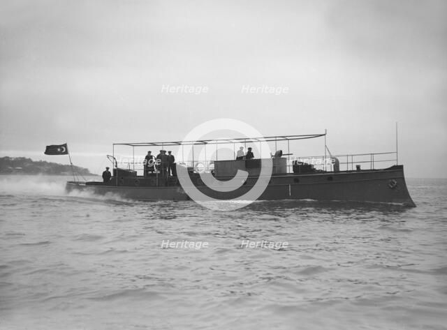 Egyptian motor launch under way, 1911. Creator: Kirk & Sons of Cowes.