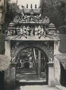 Eingang zu einem Hindutempel, Ceylon 1926