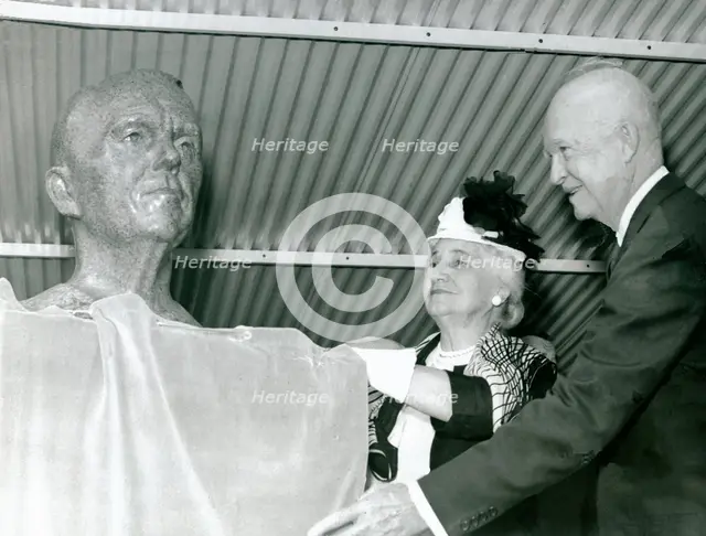 Eisenhower unveils Marshall bust, USA, September 8, 1960.  Creator: NASA.