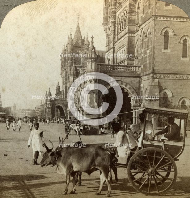 'Ekka', outside Victoria Station, Bombay, India, c1900s(?).Artist: Underwood & Underwood