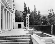 "El Fureidis," James Waldron Gillespie house, Parra Grande Lane, Montecito, California, 1917. Creator: Frances Benjamin Johnston