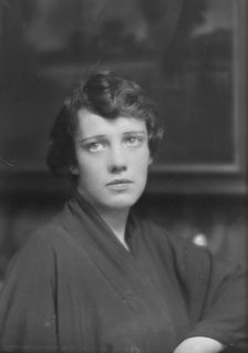 Elwood, Catharine, Miss, portrait photograph, 1915 Apr. 7. Creator: Arnold Genthe