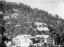 Elysium Hotel, houses on the nothern slopes of Jakko Shimla, India, early 20th century