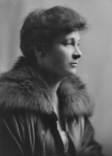 Eland, Kate, Mrs., portrait photograph, 1916. Creator: Arnold Genthe