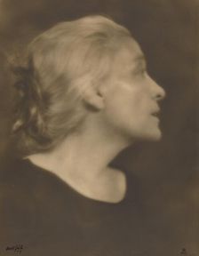 Eleanora Duse, 1920s. Creator: Arnold Genthe