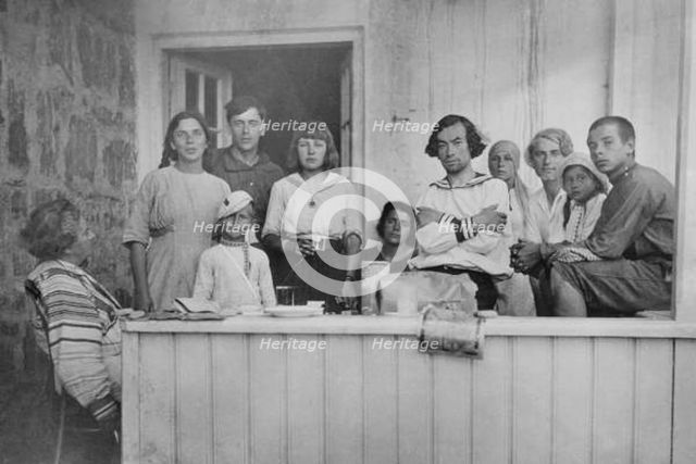 Elena Voloshina, Vera Efron, Marina Tsvetaeva, Yelizaveta Efron, Vladimir Sokolov, Maria Kudasheva, Michail Feldstein, Leonid Fe, 1913.