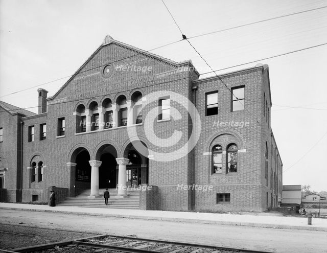 Elevated railway terminal, Philadelphia, Pa., between 1900 and 1910. Creator: Unknown.