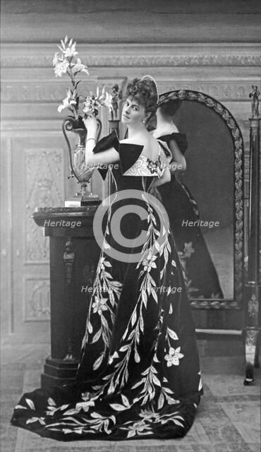 Élisabeth, Countess Greffulhe (1860-1952) wearing the Lily Dress created by Worth, 1896. Creator: Nadar, Gaspard-Félix (1820-1910).