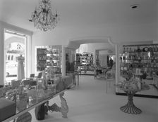 Elizabeth Arden, business on Worth Ave., Palm Beach, 1959. Creator: Gottscho-Schleisner, Inc