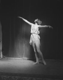 Elizabeth Duncan dancers and children, 1916 Creator: Arnold Genthe