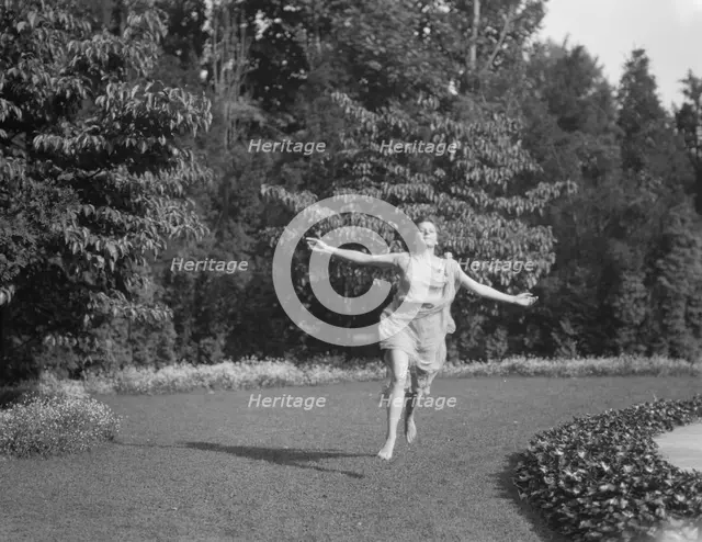 Elizabeth Duncan dancers and children, between 1916 and 1941. Creator: Arnold Genthe.