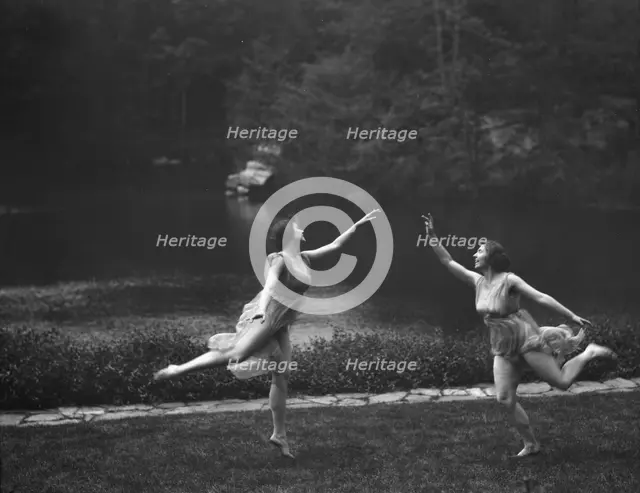 Elizabeth Duncan dancers and children, between 1916 and 1941. Creator: Arnold Genthe.