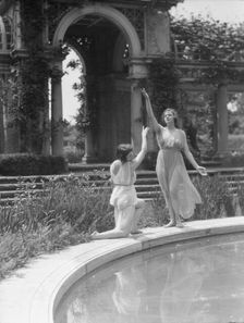 Elizabeth Duncan dancers and children, between 1916 and 1941. Creator: Arnold Genthe