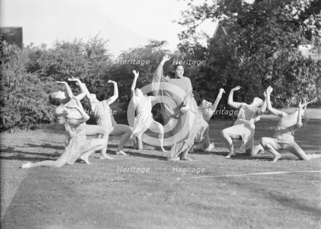 Elizabeth Duncan dancers and children, between 1916 and 1941. Creator: Arnold Genthe.