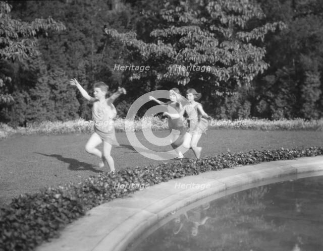 Elizabeth Duncan dancers and children, between 1916 and 1941. Creator: Arnold Genthe.
