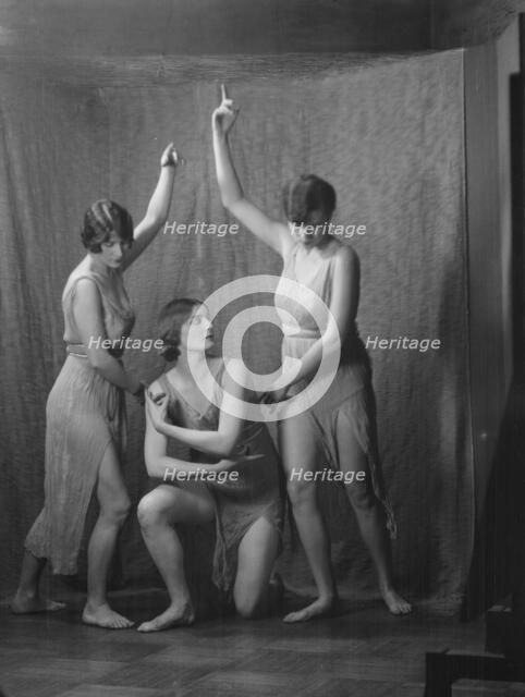 Elizabeth Duncan dancers and children, between 1916 and 1941. Creator: Arnold Genthe.