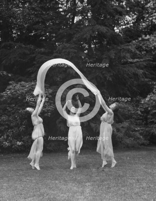 Elizabeth Duncan dancers and children, between 1916 and 1941. Creator: Arnold Genthe.