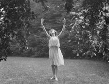 Elizabeth Duncan dancers and children, between 1916 and 1941. Creator: Arnold Genthe