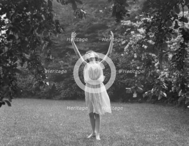 Elizabeth Duncan dancers and children, between 1916 and 1941. Creator: Arnold Genthe.