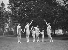 Elizabeth Duncan dancers, between 1916 and 1941. Creator: Arnold Genthe