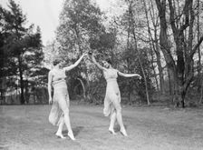 Elizabeth Duncan dancers, between 1916 and 1941. Creator: Arnold Genthe