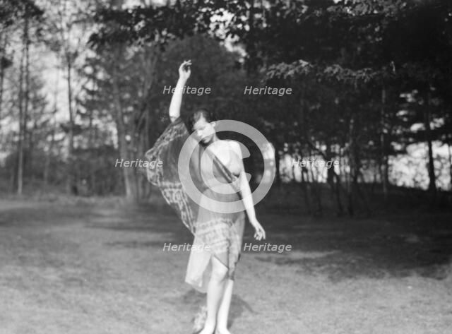 Elizabeth Duncan dancers, between 1916 and 1941. Creator: Arnold Genthe.