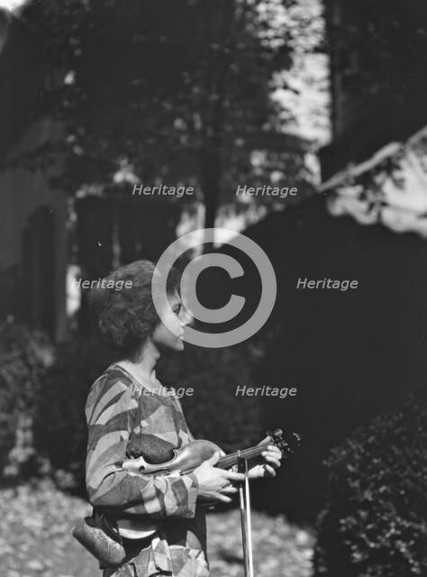 Elizabeth Duncan dancers, between 1916 and 1941. Creator: Arnold Genthe.