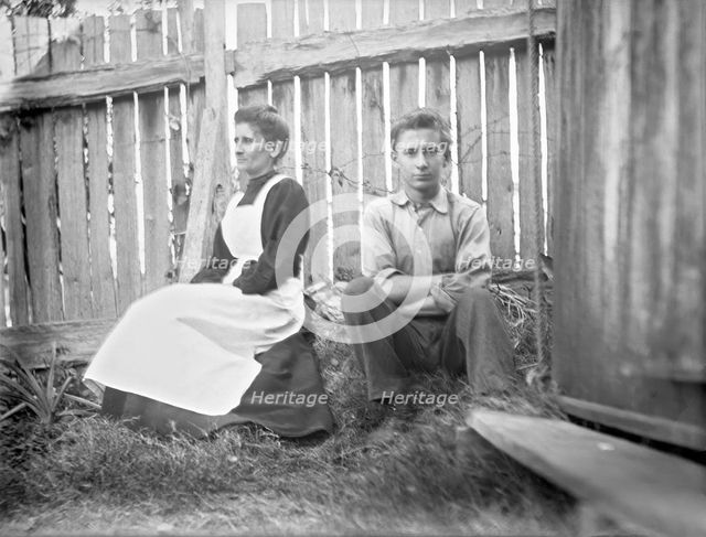 Elizabeth Esplain L'Estrange (nee Ely ) & son, Frederick Robert L'Estrange, 1906. Creator: Robert Augustus Henry L'Estrange.