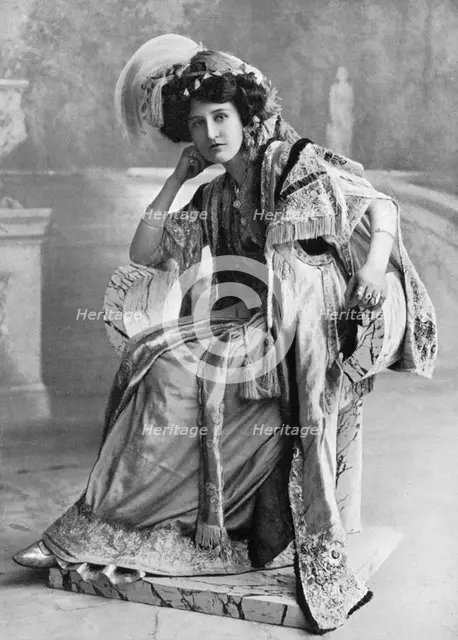 Elizabeth Firth, 1908-1909.Artist: Foulsham and Banfield