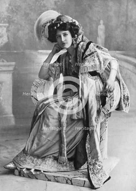 Elizabeth Firth, 1908-1909.Artist: Foulsham and Banfield