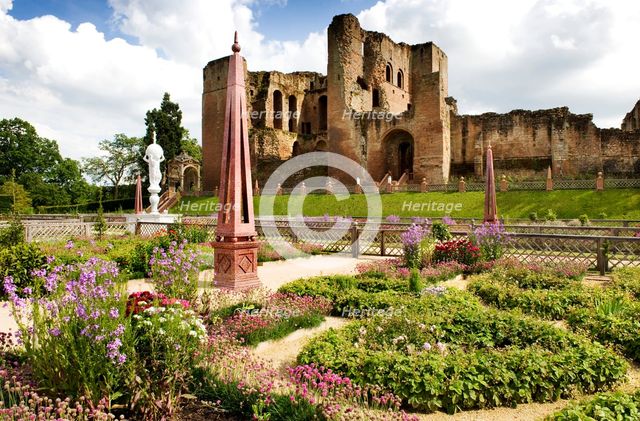 Elizabethan Garden, Kenilworth Castle, Warwickshire, 2009. Artist: Historic England Staff Photographer.