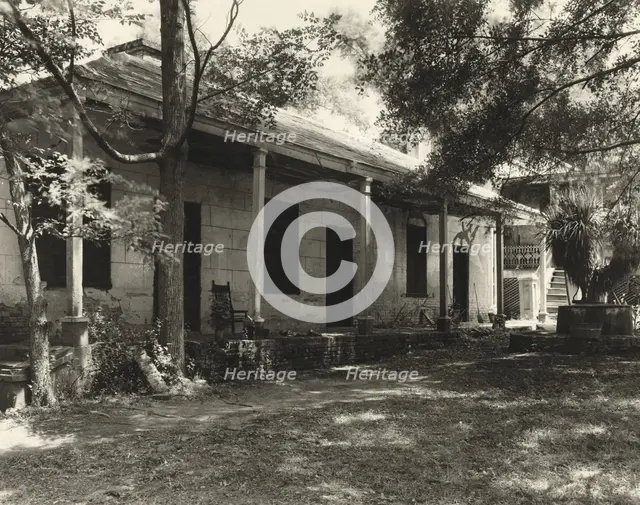 Elmscourt, quarters, Natchez, Adams County, Mississippi, 1938. Creator: Frances Benjamin Johnston.